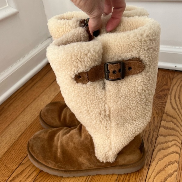 UGG Women’s Katerina Tall Chestnut Sherpa Boots Size 8 - Picture 4 of 8